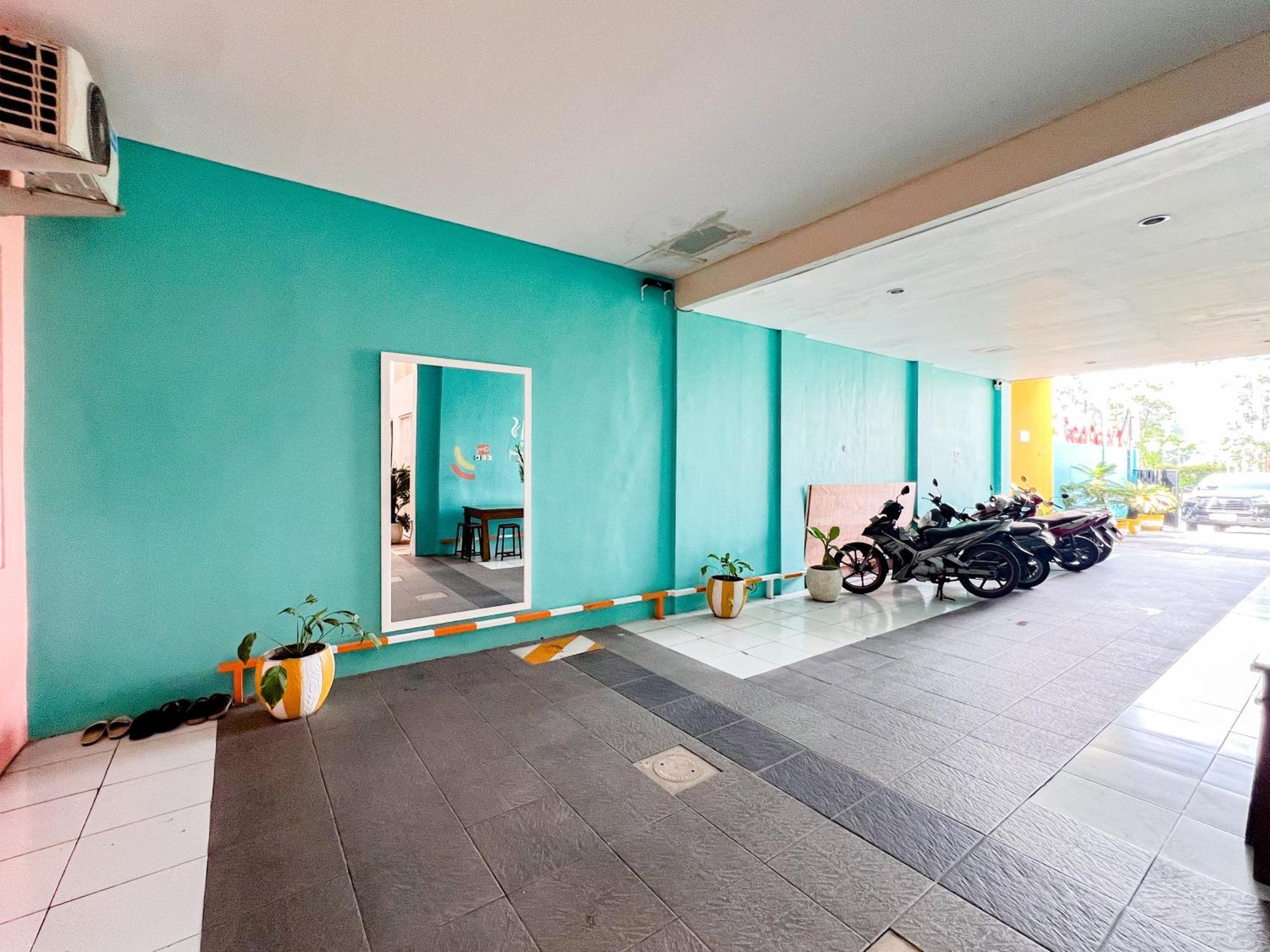 Sans Stay Bukit Palma Citraland Surabaya Exterior photo